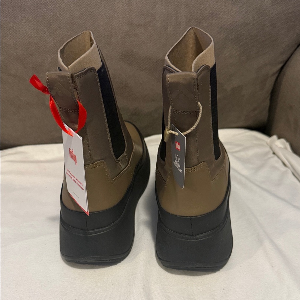 Fitflop Brown and Black Leather Winter Boots - Picture 2 of 5